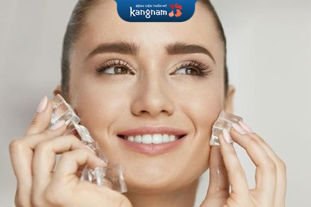 Chườm đá điều trị mụn dị ứng tại nhà