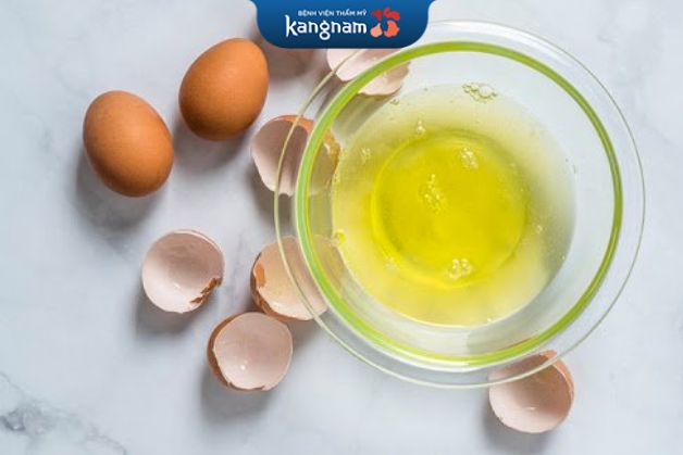 Lòng trắng trứng tẩy mụn ẩn nhanh chóng
