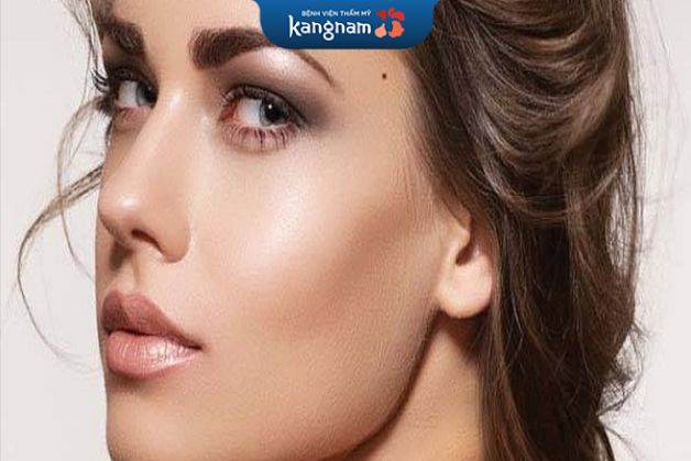 mụn ruồi xuất hiện ở thái dương thì dù người đó là nam hay nữ cũng sẽ có cơ hội trở nên giàu sang