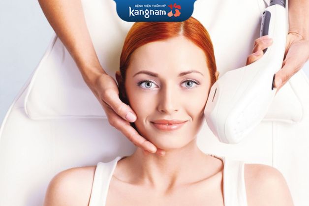 điều trị mụn đầu đen bằng laser