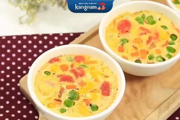 Trứng hấp mềm xốp không gây áp lực cho răng miệng