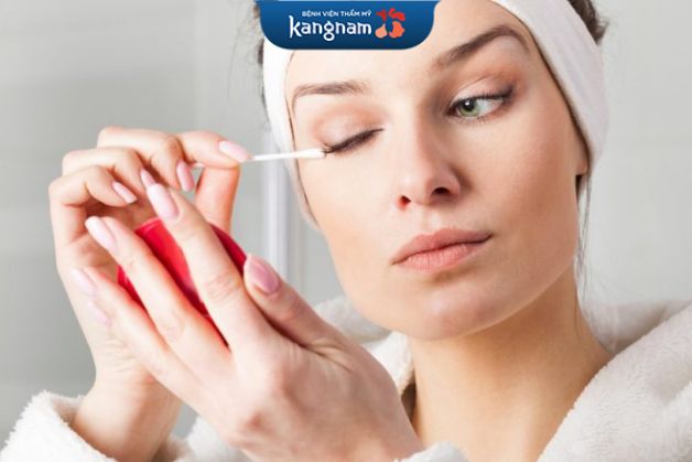 Vệ sinh mí mắt cẩn thận mỗi ngày