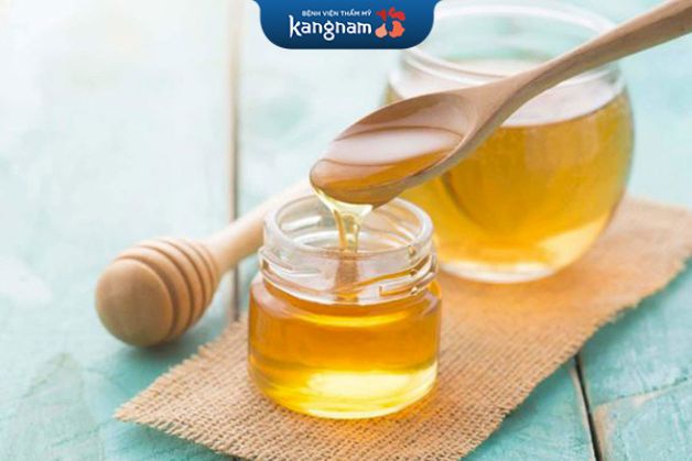 Xóa mụn ẩn bằng mật ong