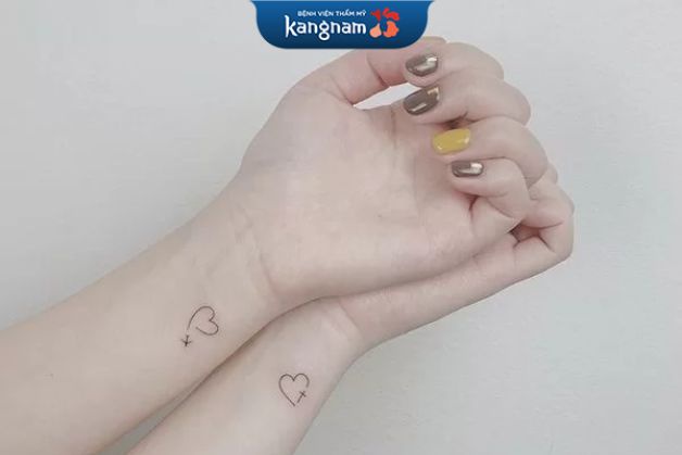 Hình xăm trái tim nhỏ cho các cặp đôi