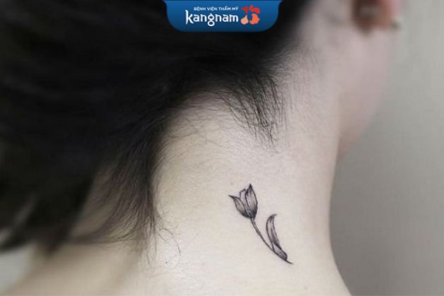 Xăm hoa nhỏ trên cổ cho nữ giới
