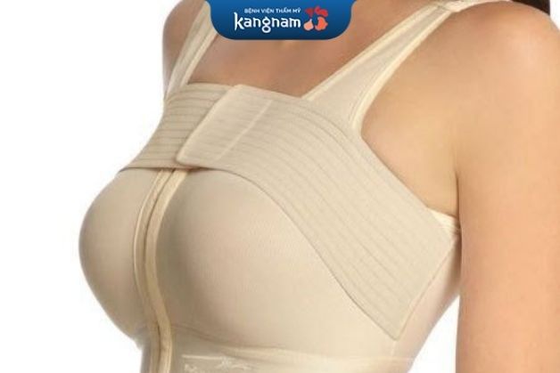 Khách hàng được tặng áo định hình khi nâng ngực 6D tại Kangnam