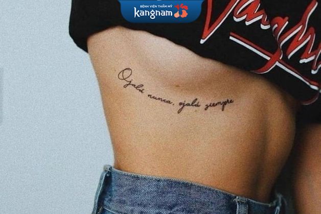 Xăm dòng chữ trích dẫn tiếng Anh trên sườn