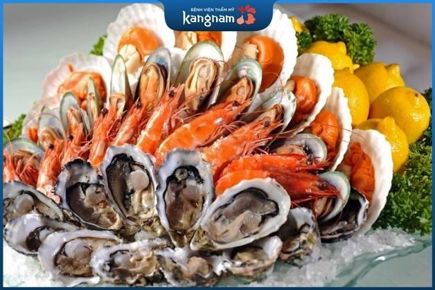 Bạn có thể ăn hải sản sau 1 tháng nâng sửa mũi