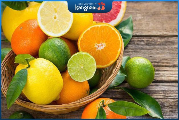 Ăn nhiều cam và chanh tươi