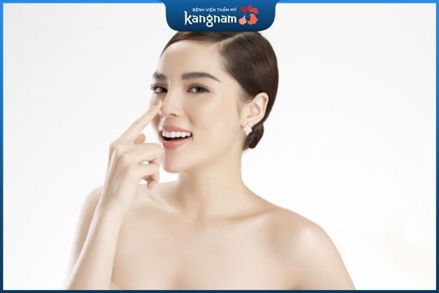 Chăm sóc sau nâng mũi để giảm đau đầu, ngừa biến chứng