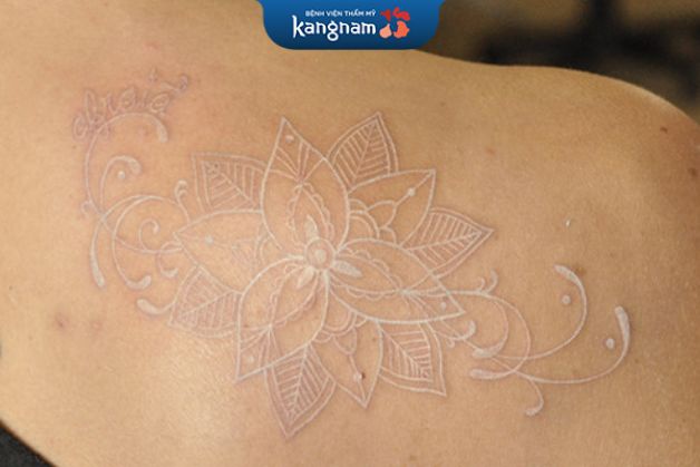 Che hình xăm bằng cách trang điểm