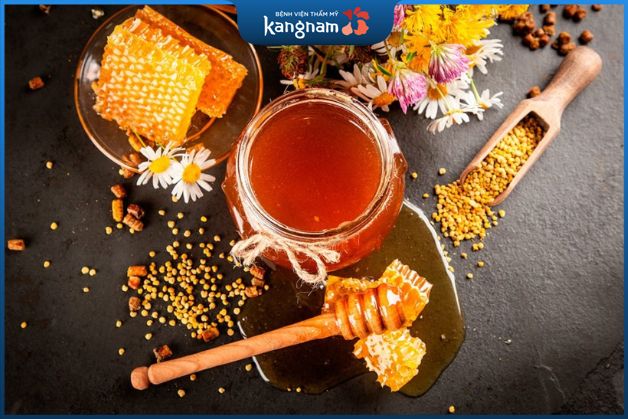 Sử dụng mật ong trị mụn thâm đỏ