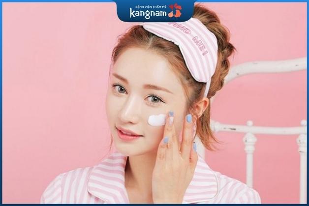 Chăm chỉ dưỡng ẩm cho da mỗi ngày