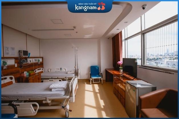 Phòng chăm sóc hậu phẫu đầy đủ tiện nghi tại Kangnam