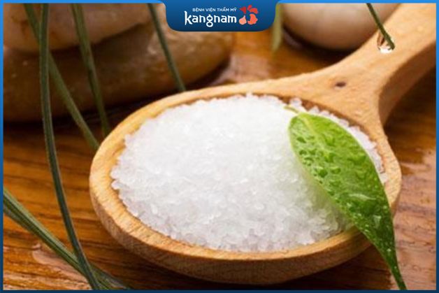 Sử dụng muối Epsom giúp trị mụn nhọt