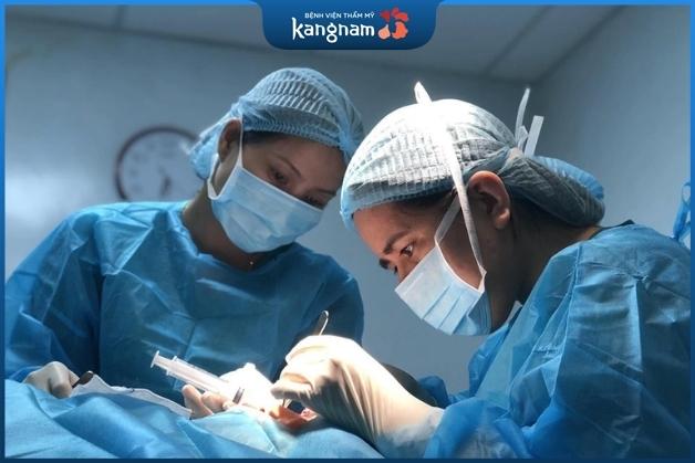 Thực hiện tiểu phẫu hút mủ ở địa chỉ uy tín