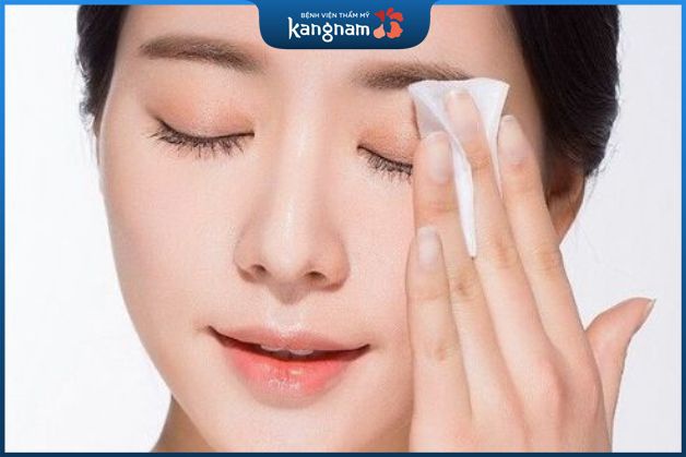 Vệ sinh là bước quan trọng giúp mắt không bị viêm nhiễm sau phẫu thuật