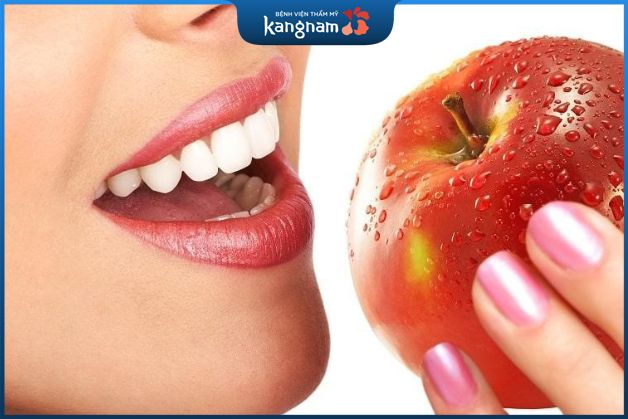 Cách làm trắng răng cấp tốc bằng giấm táo