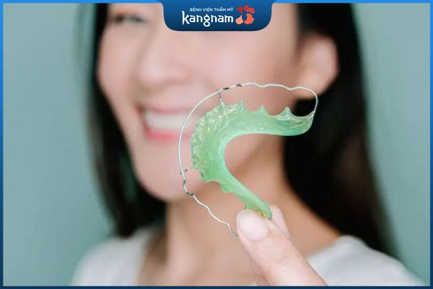 Niềng răng tự tháo lắp có tốt không - Hàm tháo lắp kim loại