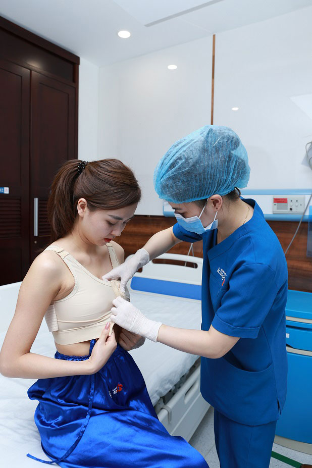 Nâng ngực 1 thời gian có bị nhỏ đi không