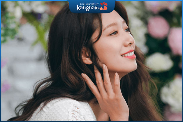 Tránh tác động vào gò má gây tổn thương