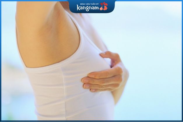 Ngực xệ khi còn trẻ