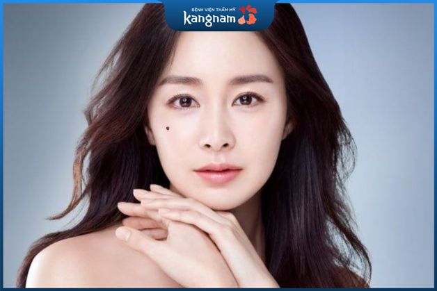 Nốt ruồi xuất hiện ở trên gò má biểu hiện cho tài lộc và sức khỏe