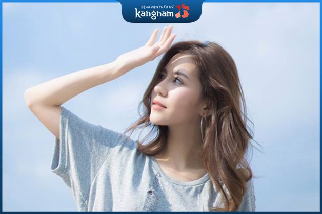 Môi không lên màu do các tác nhân ngoại cảnh