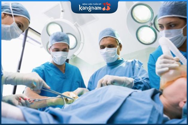 Thu nhỏ ngực cho đàn ông bằng phẫu thuật cắt tuyến