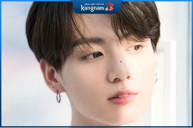 Nam giới mà có nốt ruồi ở sống mũi cũng là nốt ruồi xui, không tốt