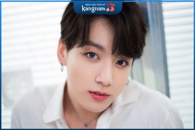 Thêm một nốt ruồi xui nữa là nốt ruồi nằm ở khóe mắt nam giới