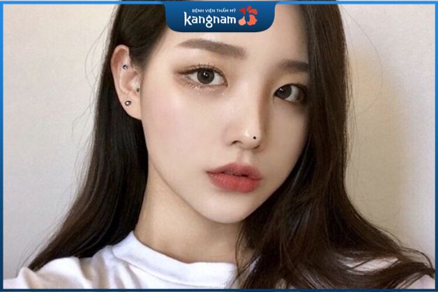 Những nốt ruồi được cho là xui xẻo cũng thường xuất hiện tại những vị trí kém duyên