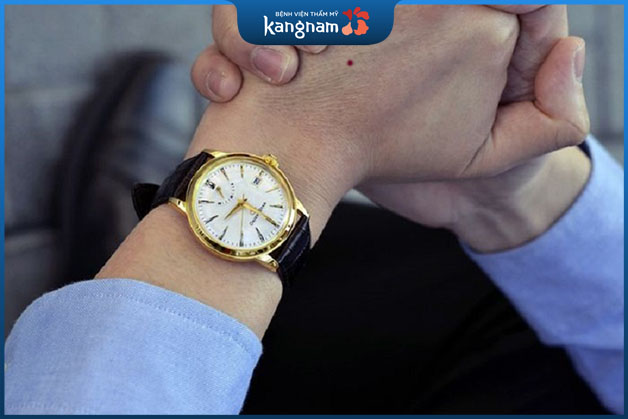 Người sở hữu mụn ruồi đặc biệt có sự nghiệp thăng tiến nhưng dễ làm người khác mất lòng