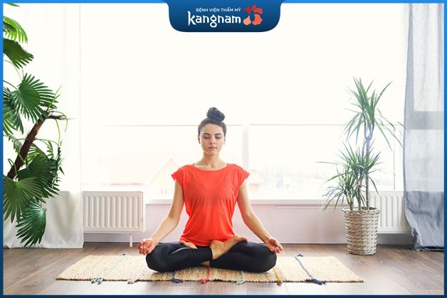 Sau nâng ngực bạn cần khoảng 4-6 tuần để hồi phục đầy đủ và có thể tập thể dục nhẹ nhàng như thiền, yoga