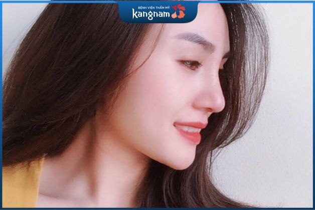 Mũi cao tây phù hợp với dáng mặt góc cạnh