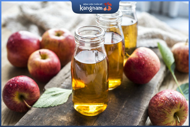 Giấm táo đặc trị những nốt mụn đỏ ở ngực