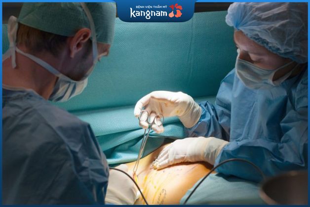 Nâng ngực đường nách có đau không?