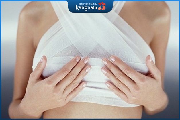 Đau do nhiễm trùng vết mổ sau nâng ngực