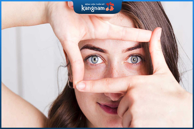 Xác định tình trạng mí và mắt của mình trước khi quyết định