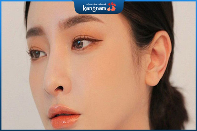 Mặt tròn nên chọn tướng mày mềm mại để gương mặt thon gọn