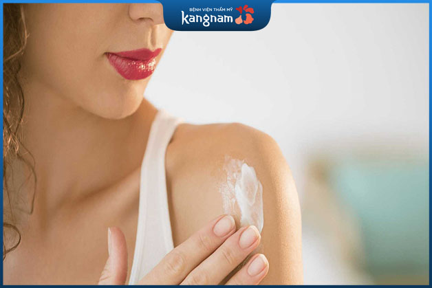 Nên dùng thử kem ở phần nhỏ trên da để chắc chắn không kích ứng
