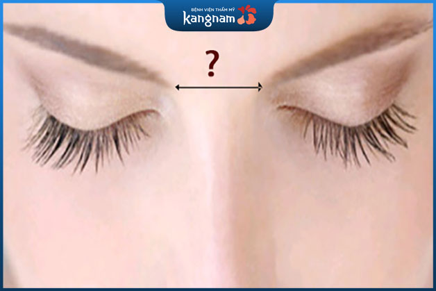 Khi xem tướng cần xem cặn kẽ khoảng cách giữa cặp lông mày