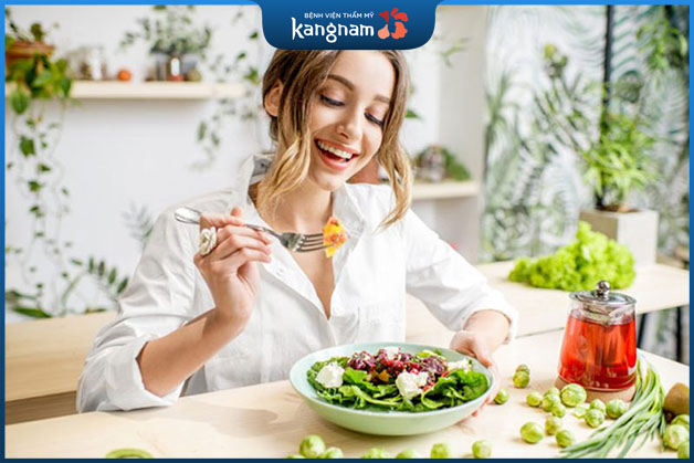 Chế độ ăn ít đồ ngọt, tăng rau củ quả giúp da cải thiện 