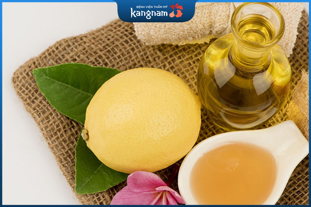 Dầu oliu khi sử dụng như một loại mặt nạ sẽ loại bỏ bã nhờn và ngăn ngừa mụn