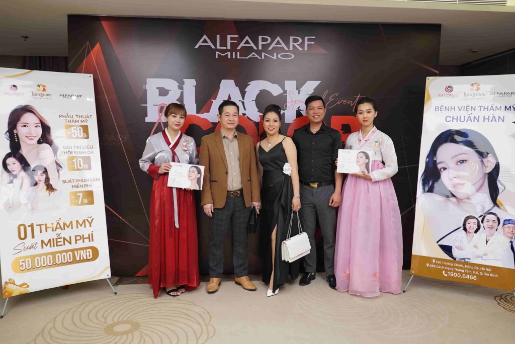 Không khí buổi sự kiện Black & Color