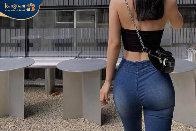 Mông đẹp thường sẽ có phần đỉnh không cao quá