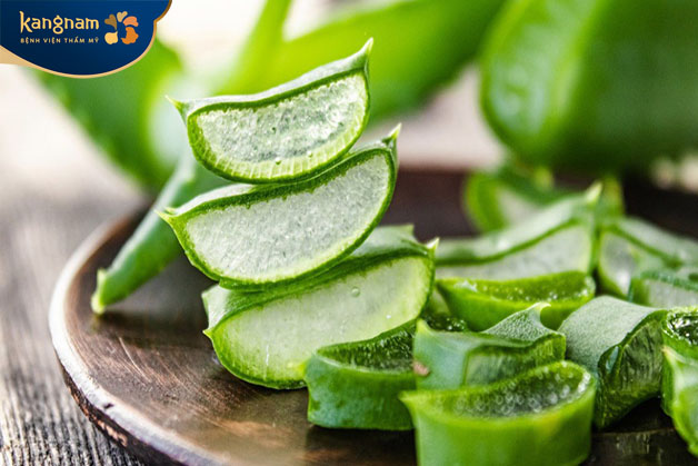 Nha đam chứa nhiều vitamin hỗ trợ làm mềm và mờ sẹo