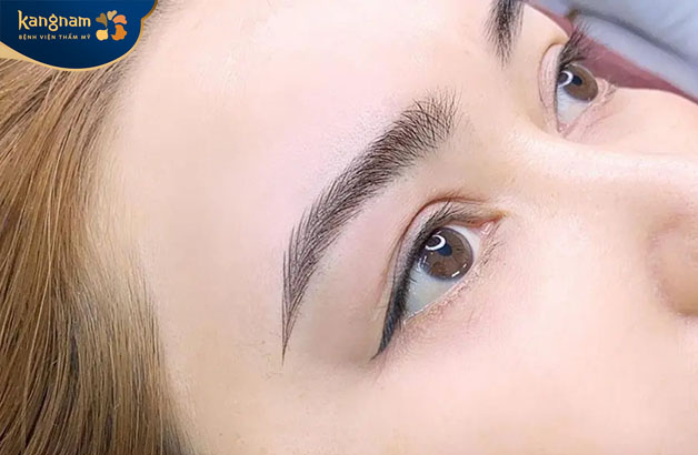 Từng sợi được các kỹ thuật viên phẩy giống như thật