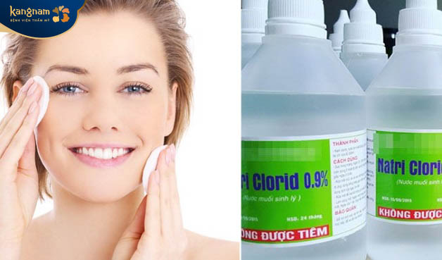 Làm sạch da bằng nước muối sinh lý trong những ngày đầu sau điều trị sẹo rỗ