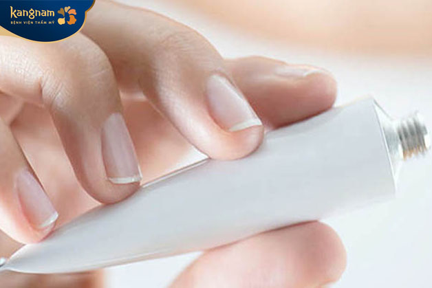 Thuốc có chứa axit salicylic loại bỏ mụn thịt